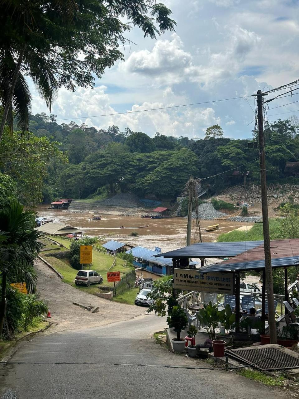 Teresek View Motel Kuala Tahan Zewnętrze zdjęcie