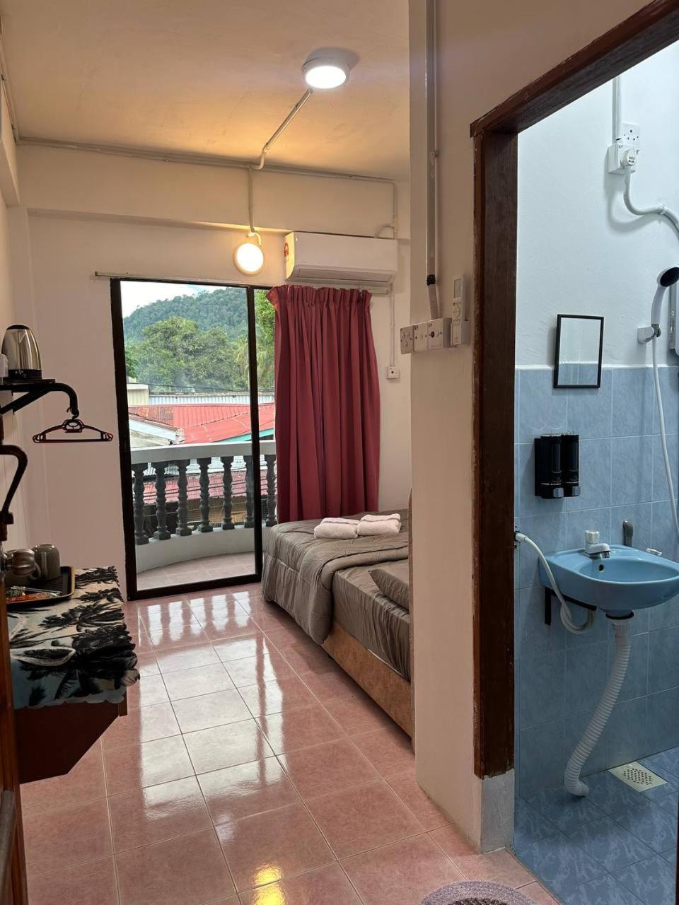 Teresek View Motel Kuala Tahan Zewnętrze zdjęcie