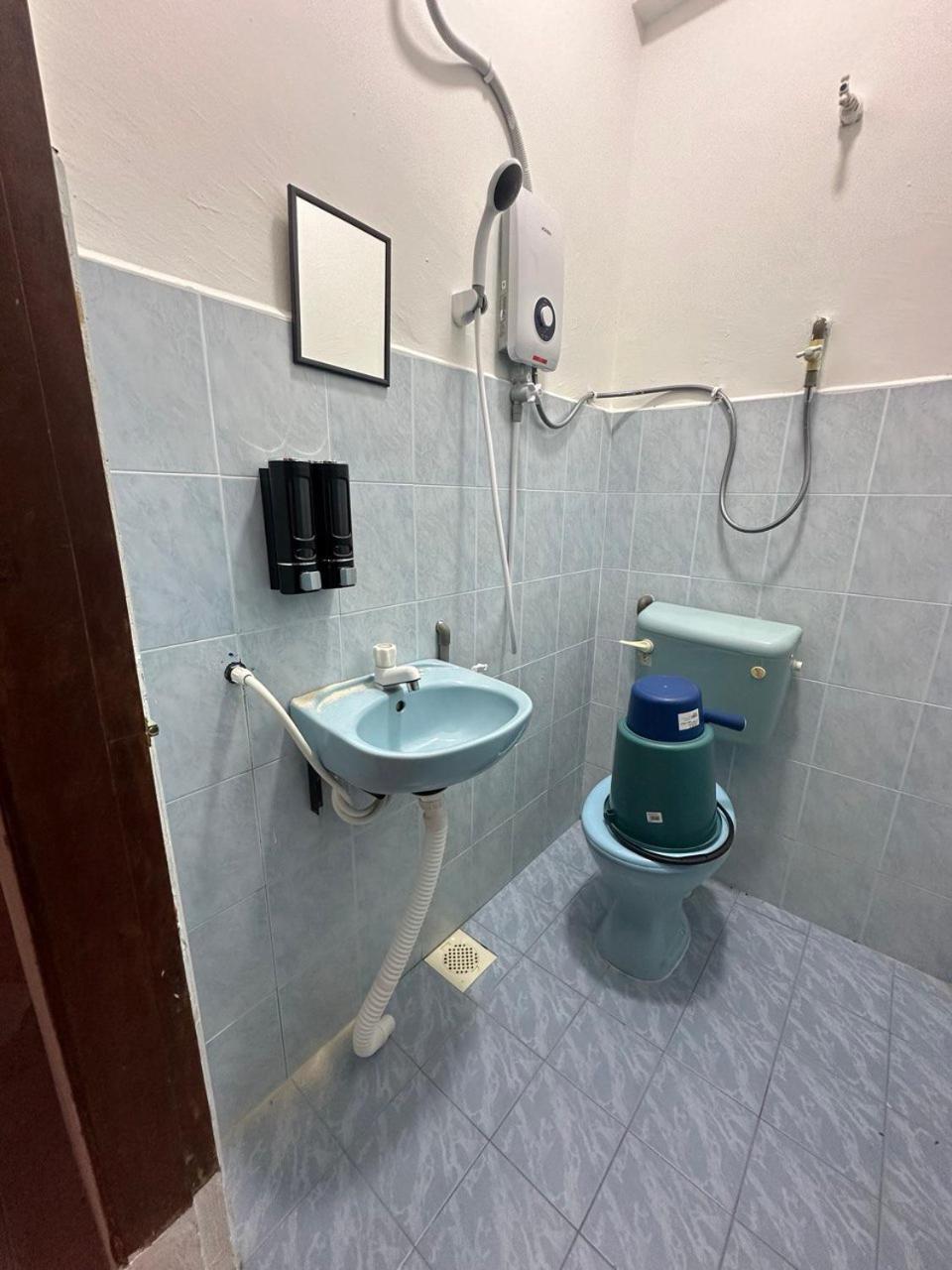 Teresek View Motel Kuala Tahan Zewnętrze zdjęcie